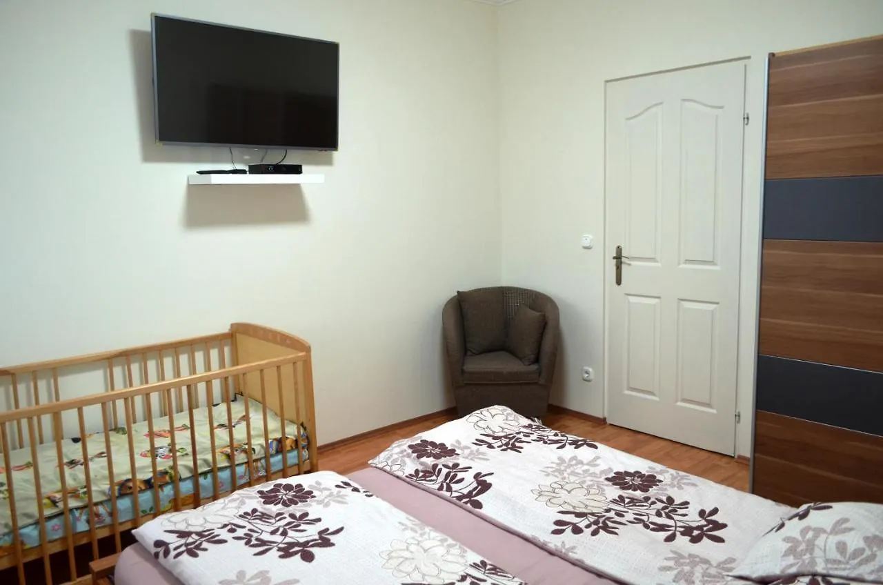 Henrietta - Violetta Apartman Hajduszoboszlo