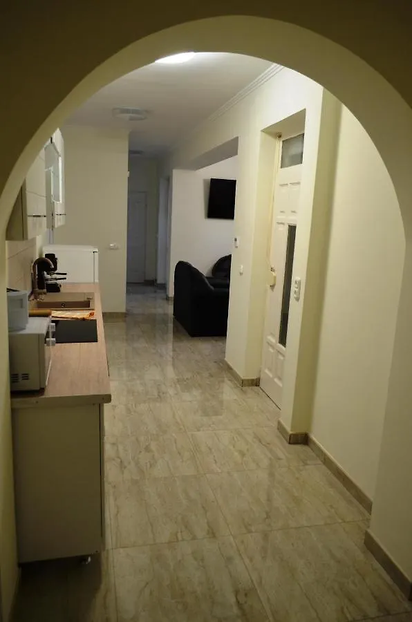 Henrietta - Violetta Apartman Hajduszoboszlo Guest house